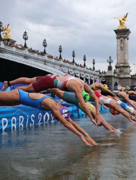 JO Paris un athlète hospitalisé après avoir nagé dans la Seine