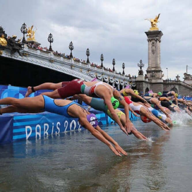 JO Paris un athlète hospitalisé après avoir nagé dans la Seine