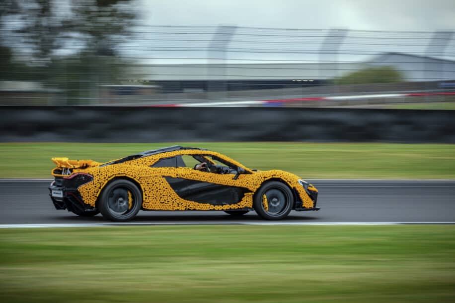 lego-a-concu-version-fonctionnelle-grandeur-nature-mclaren-p1