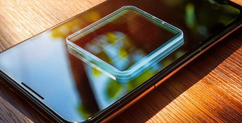 Des scientifiques ont réussi à développer des cellules solaires transparentes capables de recharger les appareils mobiles à travers le verre