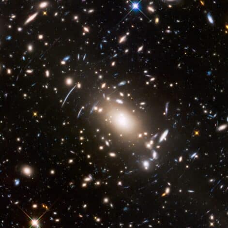 Amas de galaxies Abell S1063
