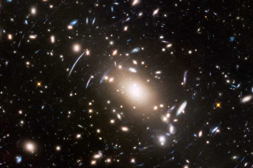 Amas de galaxies Abell S1063