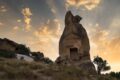 Un archéologue déchiffre les inscriptions sur un monument turc vieux de 2600 ans