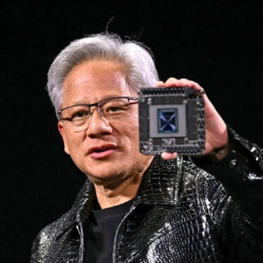 Les puces IA de Nvidia surpassent les prédictions de la loi de Moore déclare Jensen Huang une révolution dans le silicium