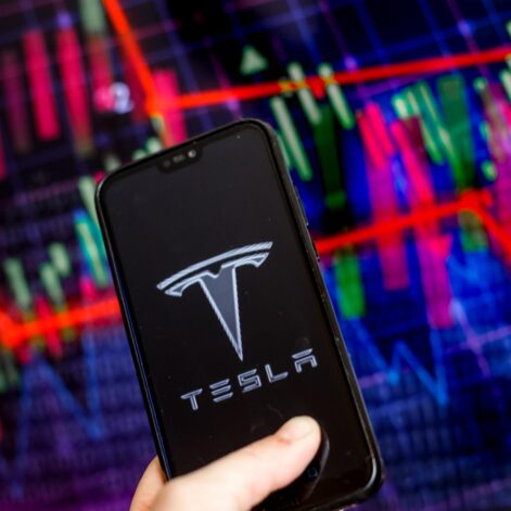 tesla chute vertigineuse ventes en australie symptome crise profonde couv