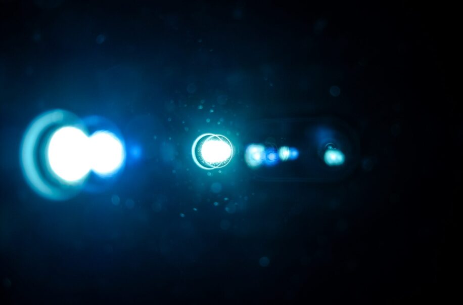 lasers lumiere obscurite