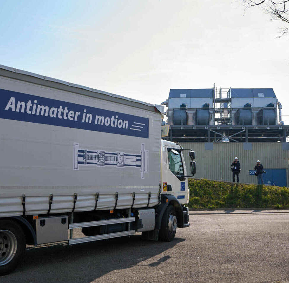 antimatiere-transportee-camion-couv